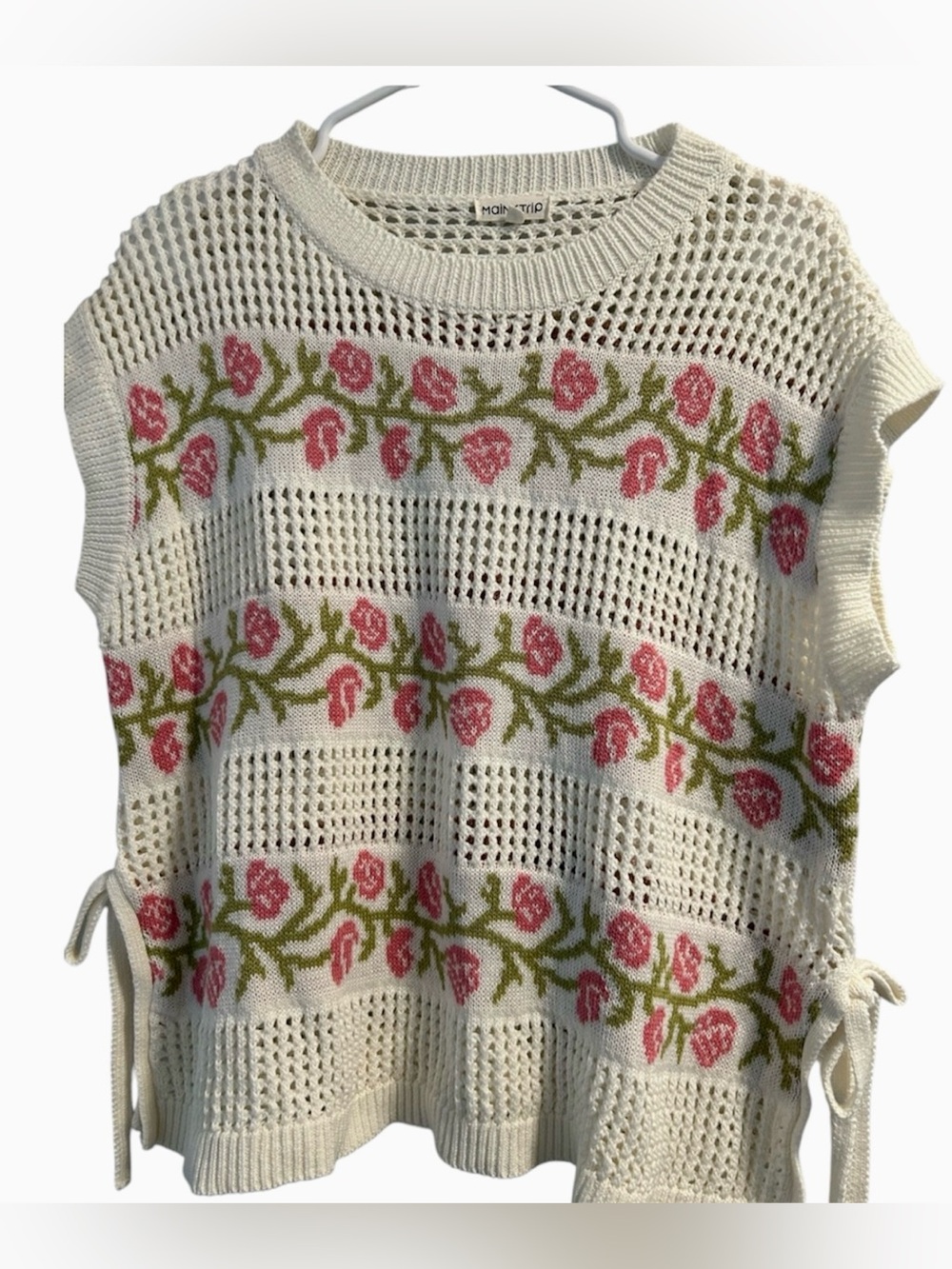Main Strip Cream Open-Knit Floral Sweater Vest with Pink & Green Motif